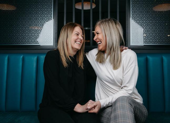 image of living kidney donor Jackie Keogh and her recipient sister Marion Hunter